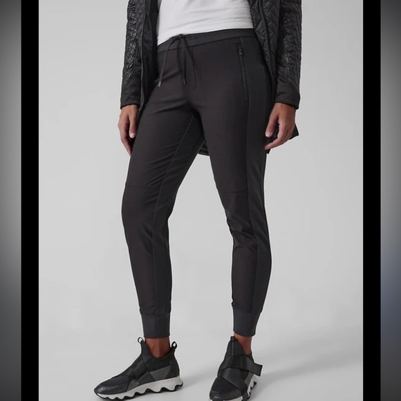 Athleta Pants - ATHLETA Headlands Hybrid Trek Jogger Pants